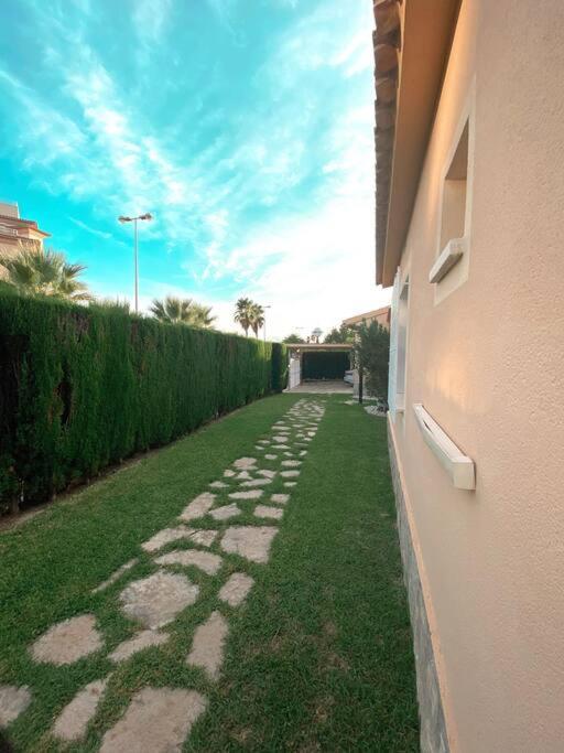 Impresionante Villa Con Piscina - Oliva Nova ภายนอก รูปภาพ