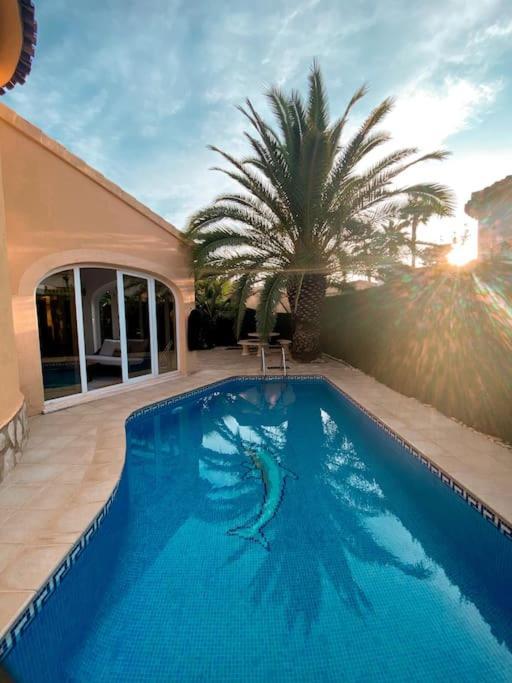 Impresionante Villa Con Piscina - Oliva Nova ภายนอก รูปภาพ