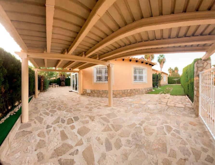 Impresionante Villa Con Piscina - Oliva Nova ภายนอก รูปภาพ